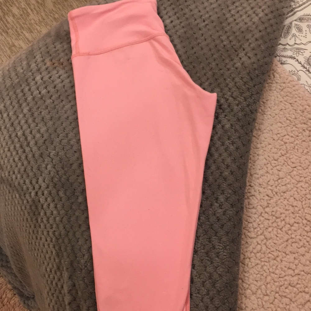 Baby pink calf length lulu lemon leggings